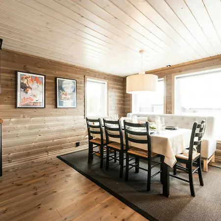 Familievennlig Hytte Ved Skiloypene Pa Fla Holiday home